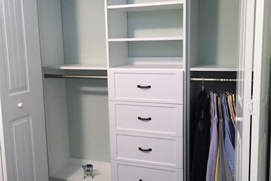 Inspiration for a timeless closet remodel in Tampa