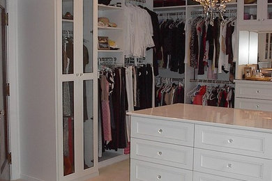 Example of a classic closet design in Cleveland