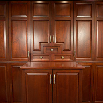 Country Club Traditional Closet