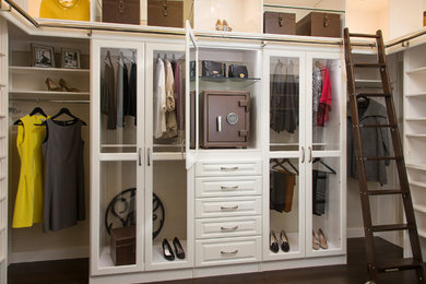 Inspiration for a wardrobe in Orange County.