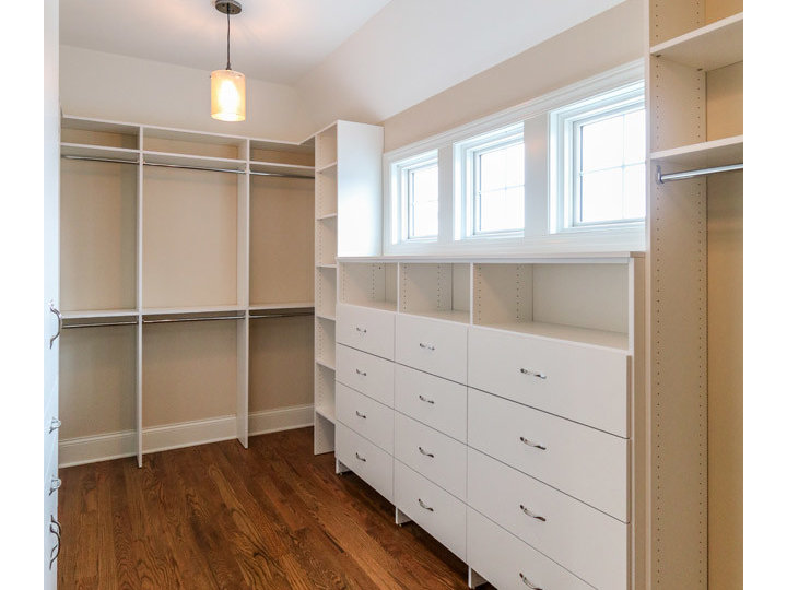 Closet - Traditional Closet