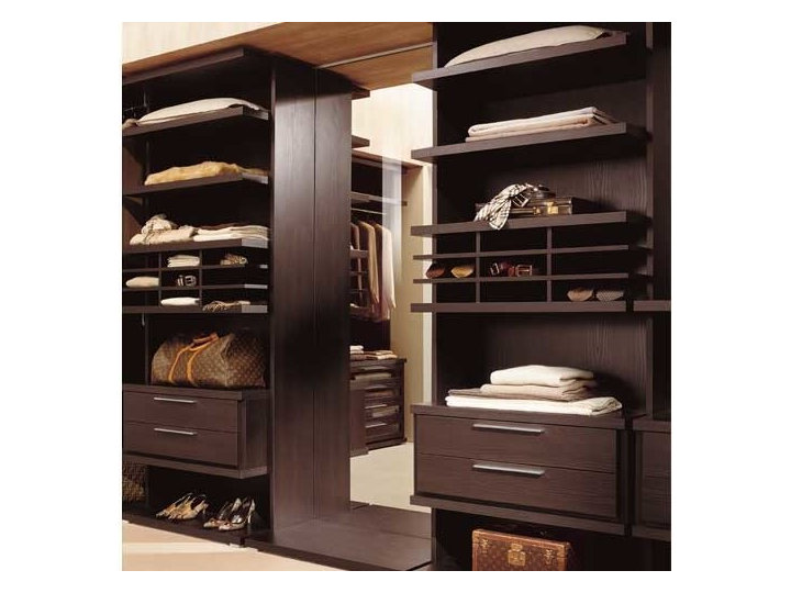 Walk-In - Contemporary Closet