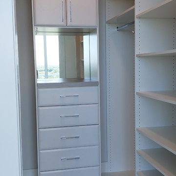 CUSTOM WALK IN CLOSETS