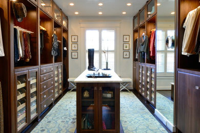 Example of a classic closet design in Dallas