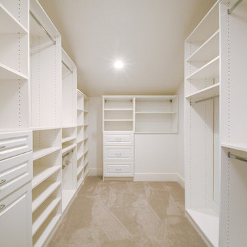 Deluxe Closets