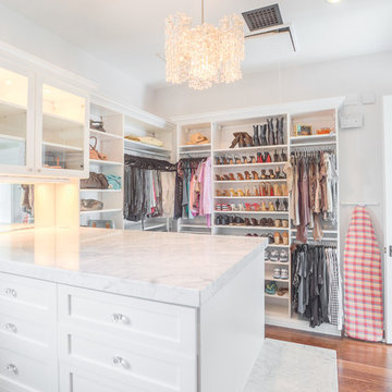 Desert Dwelling for Sports Enthusiasts | Perfect Closet