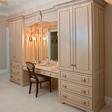 Double armoire makeup station
