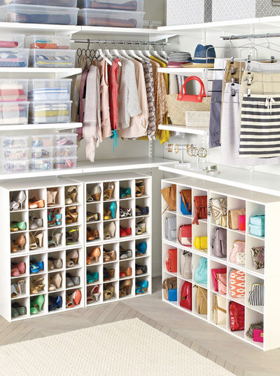 Moderno Armadio by The Container Store Custom Closets