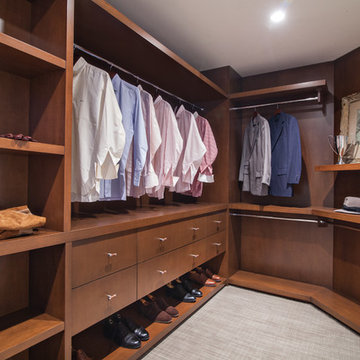 European Bachelor's Closet
