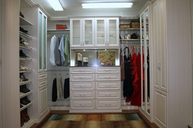 Closet - contemporary closet idea in New York