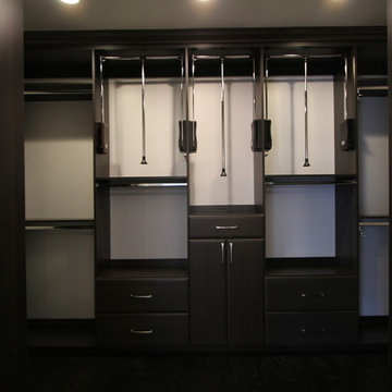 Flores Master Closet