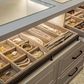 Glam Walk-in w/ LED Accents