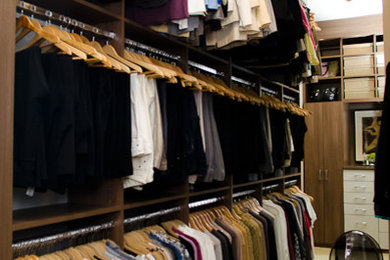 Example of a trendy closet design in Cincinnati