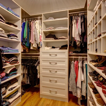 Her Custom Walk-In Closet in White Chocolate