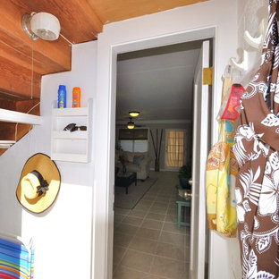 Example of an island style closet design in Hawaii