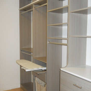 Kauai Master Closet - Driftwood & Arctic White
