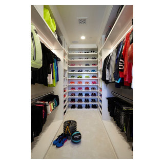 Khloe Kardashian Fitness Closet - Contemporáneo - Armario - Los Ángeles -  de Lisa Adams, LA Closet Design | Houzz