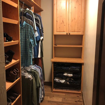 Knotty Alder Master & Guest Closets