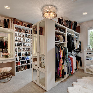 Maria Anna II Master Closet, Hers