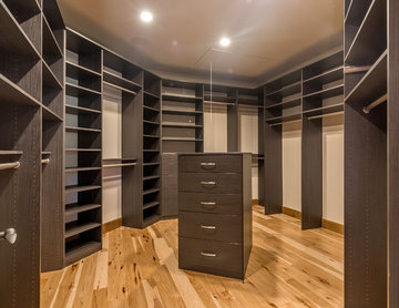 Mediterranean Closet