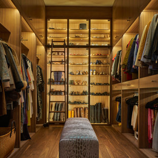 Example of a minimalist closet design in Other