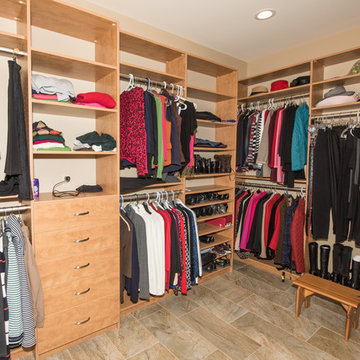 Montoursville - Master Bedroom Closet