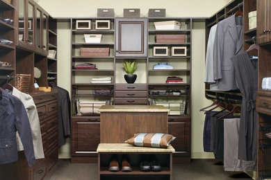 Inspiration for a timeless closet remodel in Dallas
