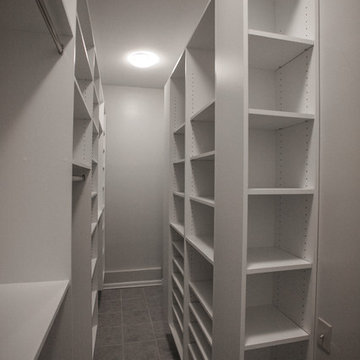 Narrow room walking closet