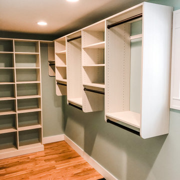 Narrow Walk-In
