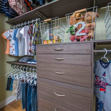 Organized Children's Closets w/ Dresser | Organized Living freedomRail