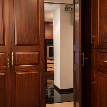 Philadelphia Dressing Room / Closet