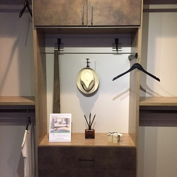 Ponte Vedra Beach Showroom: Men's Contemporary Walk-In Closet