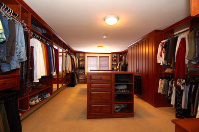 Example of a classic closet design in Manchester