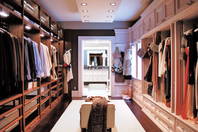 Closet - traditional closet idea in New York