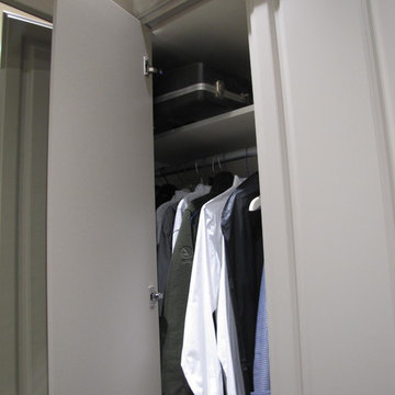 Shades of Gray - A Gentleman's Traditional Dressing Room