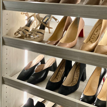 Slanted shoe shelves