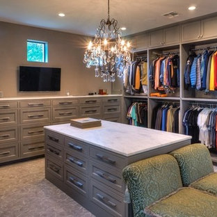 Idées déco pour un dressing et rangement sud-ouest américain.