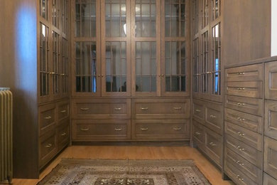 Inspiration for a craftsman closet remodel in Chicago