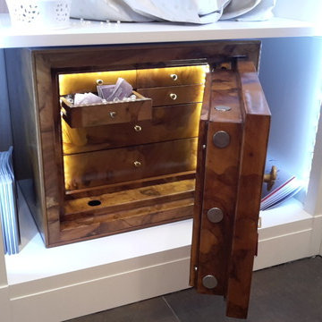The Conforti Safe Briar-Wood series