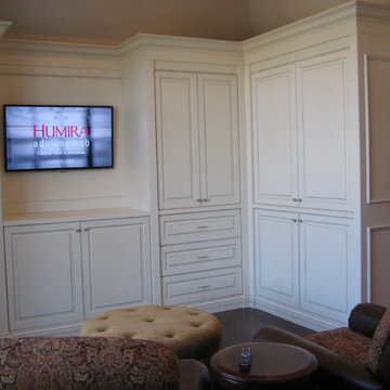 Traditional Dressing Suite in Hinsdale, IL