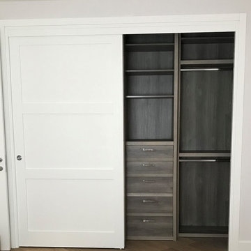 Two tone built-in closet (Miami)