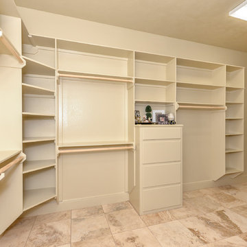 Velencia Court- Master Closet