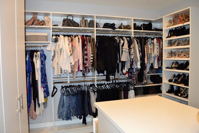 Inspiration for a modern closet remodel in Las Vegas
