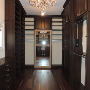 Walk in Closet in New Hope