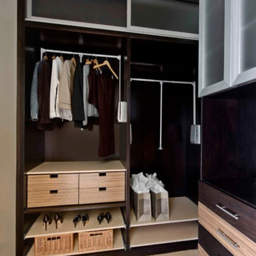 Walk-In Closet Organizers