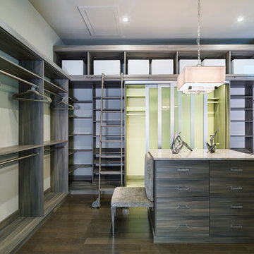 Walk-In Closet Organizers