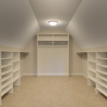 Walk-in Closet – The Meadows and Riley Creek – 2014 Model