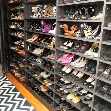 What does a stylists shoe and handbag closet look like?