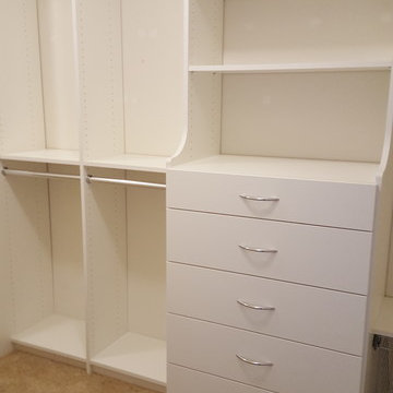 White Closet System in Hinsdale, IL