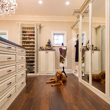Women's Antique White Acanthus Walk-in Closet
